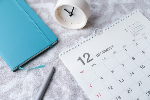 年末年始のお墓参りはいつ行く?タイミング・マナー・地域差・意味づけまでやさしく解説