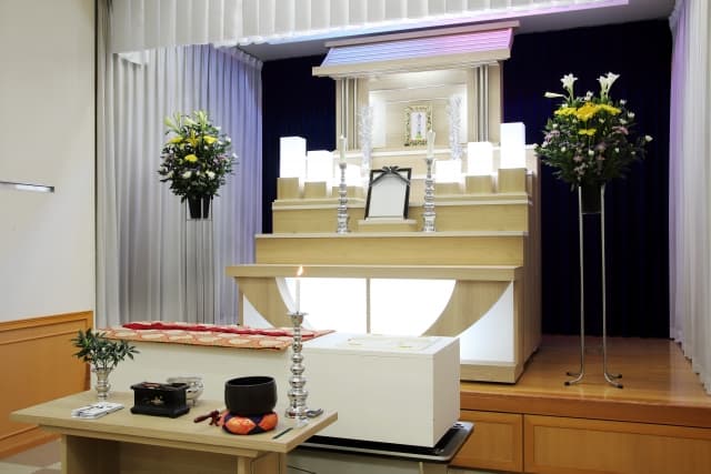 正月や年末に亡くなったらどうする?年末年始の葬儀の流れと進め方