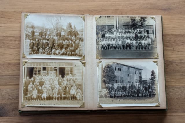 親が残した古い写真、どう整理する?後悔しない取捨選択のポイント