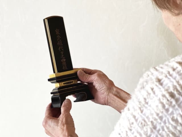 永代供養の時、位牌はどうする?位牌を持ってる方と持ってない方の2パターンで解説