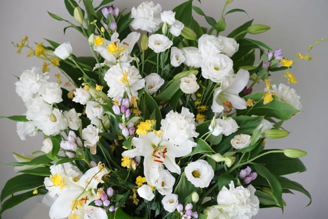 社葬について徹底解説!:費用相場・流れ・参列マナーも