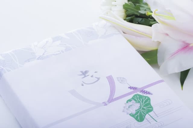 【完全ガイド】会葬返礼品と香典返しの違い・マナー・選び方
